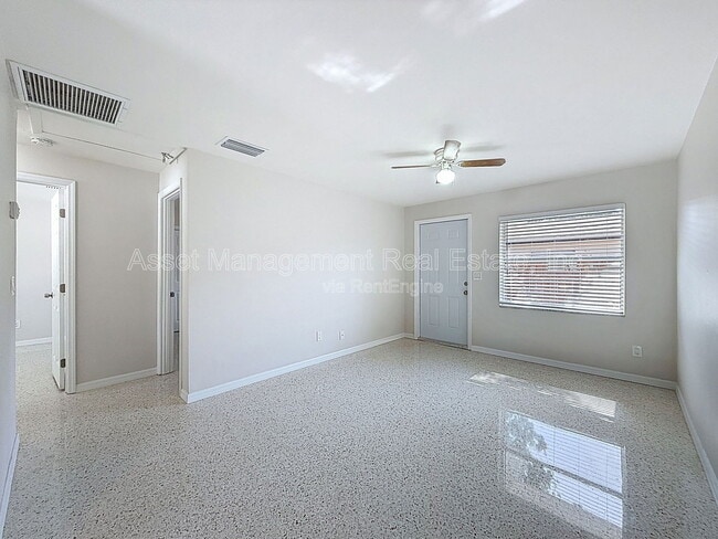 Building Photo - 474 93rd Ave N