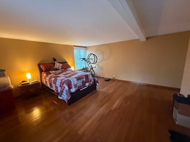 Building Photo - 4 Longwood Dr