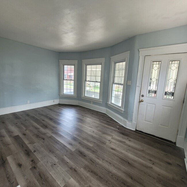Building Photo - Single Family 4 Bed 2 Bath FOR RENT!