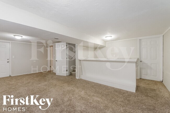 Building Photo - 7809 E 49th St