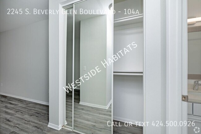 Building Photo - 2245 S Beverly Glen Blvd