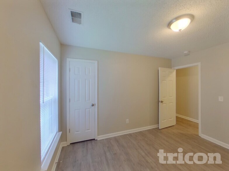 Building Photo - 80 Springway Dr
