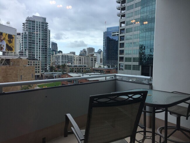 Building Photo - Beautifully Furnished Condo Right Across f...