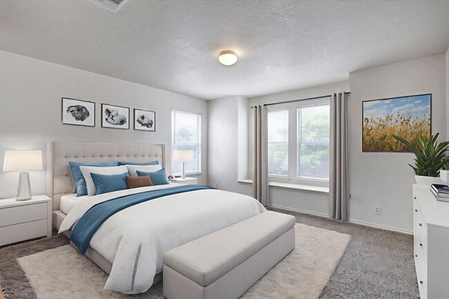 Building Photo - ***MOVE-IN SPECIAL: TWO WEEKS FREE***Renov...