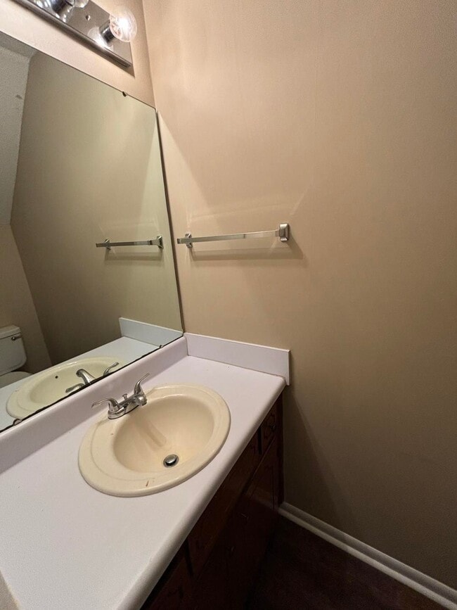 Building Photo - 121 Candlebrook Dr