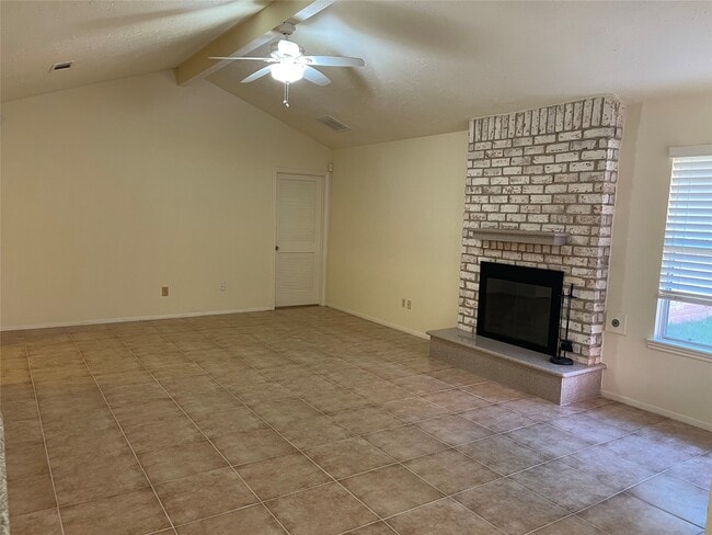 Building Photo - 3115 Jenny Dr