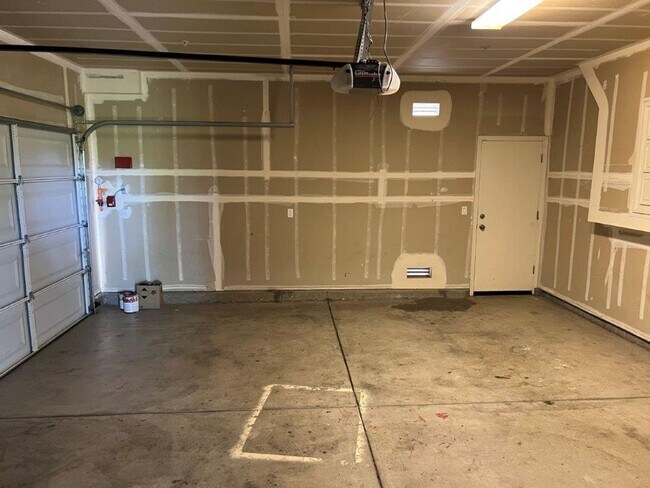 Building Photo - Modern 3 Bedroom 2 Bath 2 Story Vacaville Pets OK *Star Rentals