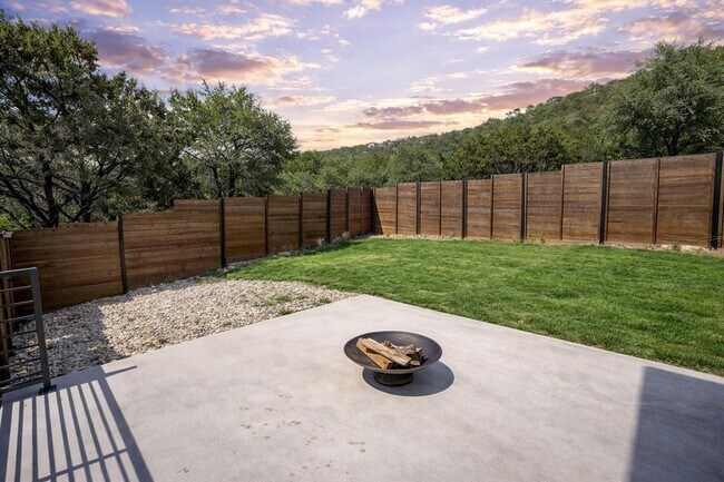 Building Photo - 8501 Bronco Ln