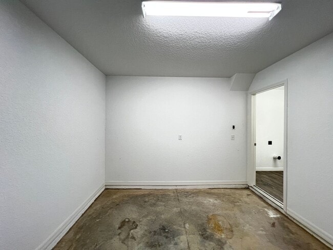 Building Photo - STUNNING 3 BD/2BA Home in Ocala!!!