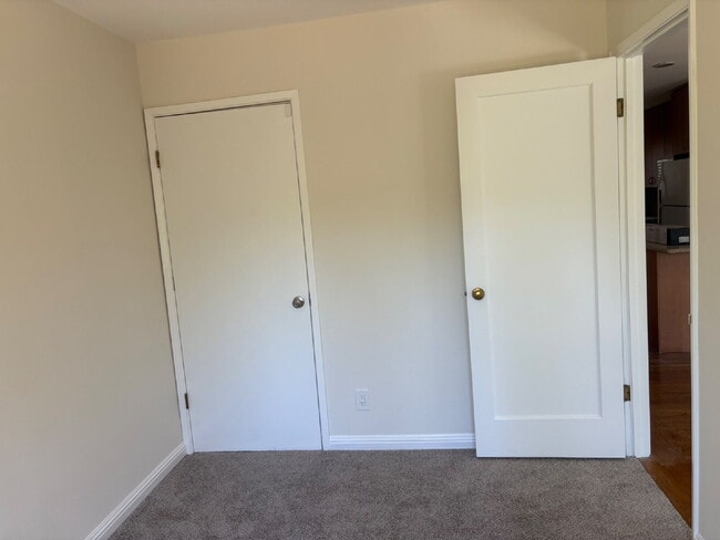 Building Photo - Coming Oct. 1, 2026 - Charming 3 bed, 2 bath with office on San Carlos Border
