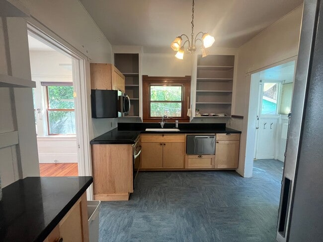 Building Photo - Beautiful 2bed 1bath home in Downtown Sacramento