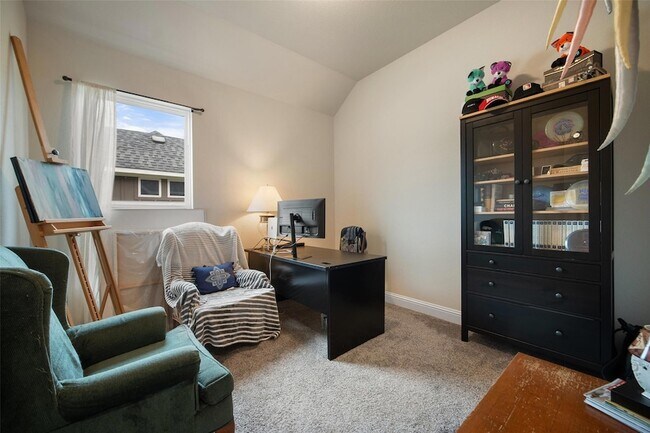 Building Photo - 127 Buteo St