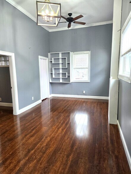 Building Photo - 8 St John St