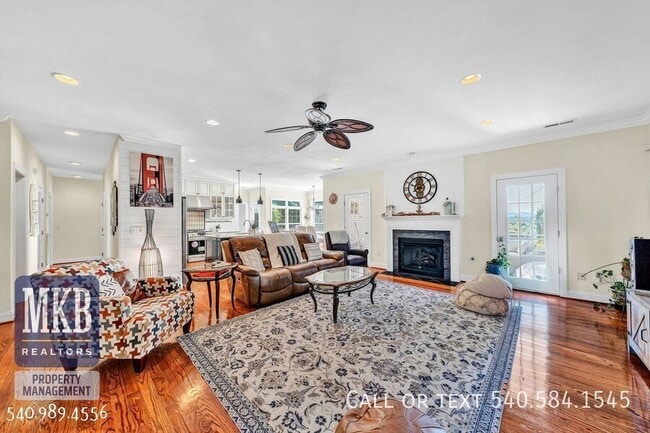 Building Photo - 7621 Nandina Dr