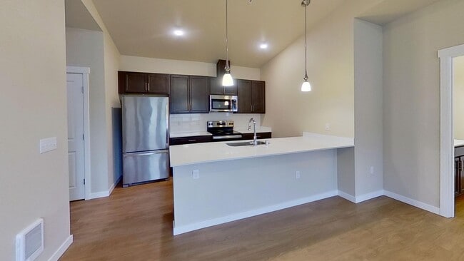 Building Photo - 2 Bedroom, 2 Bath Apartment in West Olympia – Apply Today and get March FREE!!