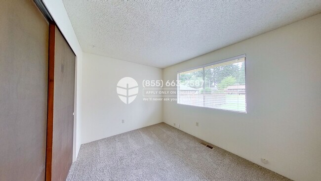Building Photo - 13524 120th Ave NE