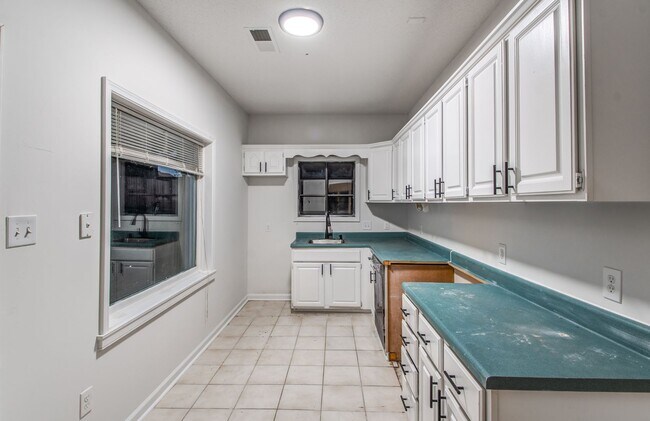 Building Photo - 8667 Havenhurts Dr Germantown, TN 38138