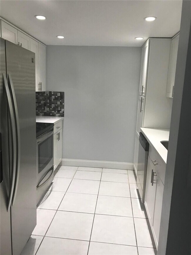 Building Photo - 9576 SW 1st Ct