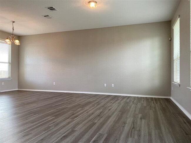 Building Photo - 304 Azurite Dr