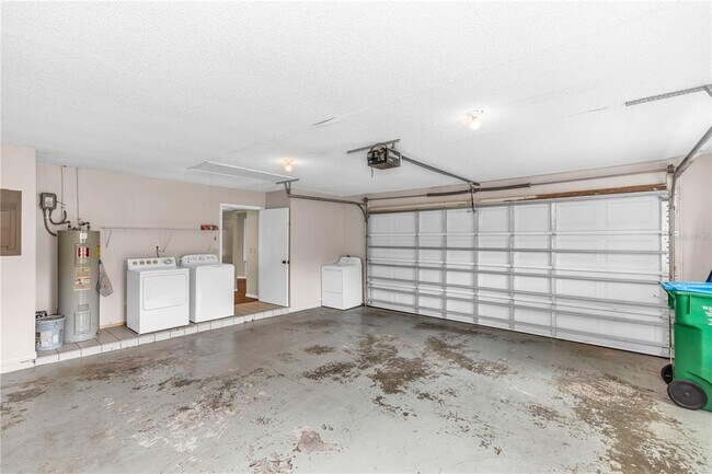 Building Photo - 510 Spoonbill Ct