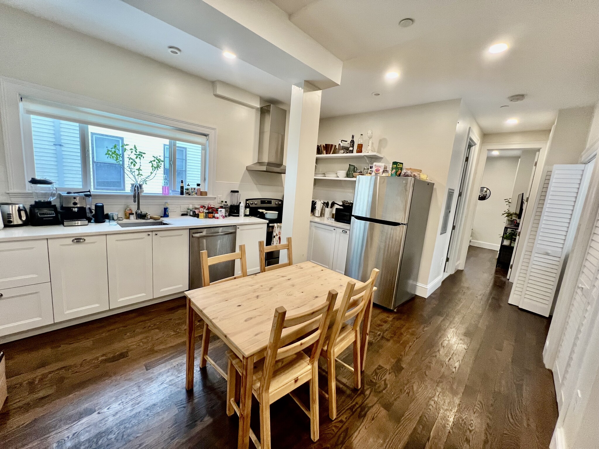 Kitchen: Unit 2 - 35 Foster St