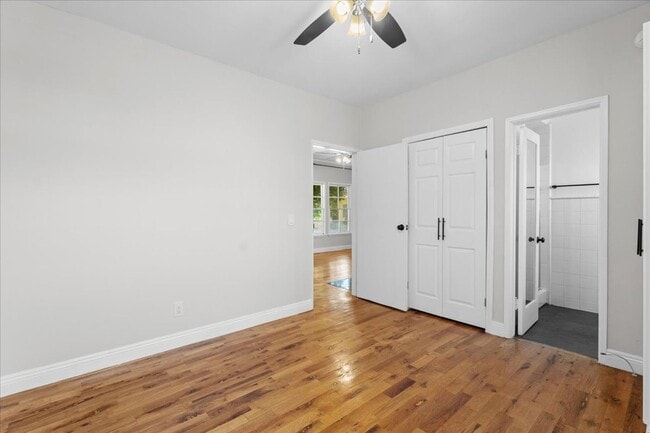 Building Photo - Stylish One Bedroom Unit With Spare Room