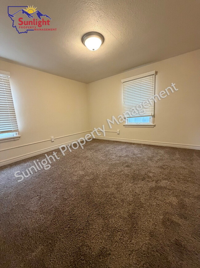 Building Photo - 2 Bed / 1 Bath Home Near Hospital, Airport & Downtown Billings