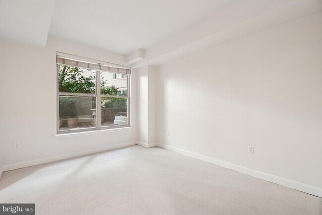 Building Photo - 1441 Rhode Island Ave NW