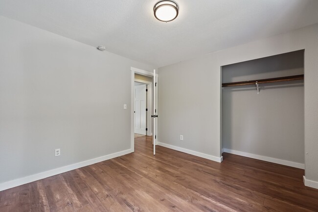 Building Photo - Home with private Long Lake community beac...