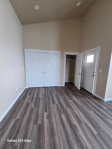 Building Photo - 4050 N US Highway 101