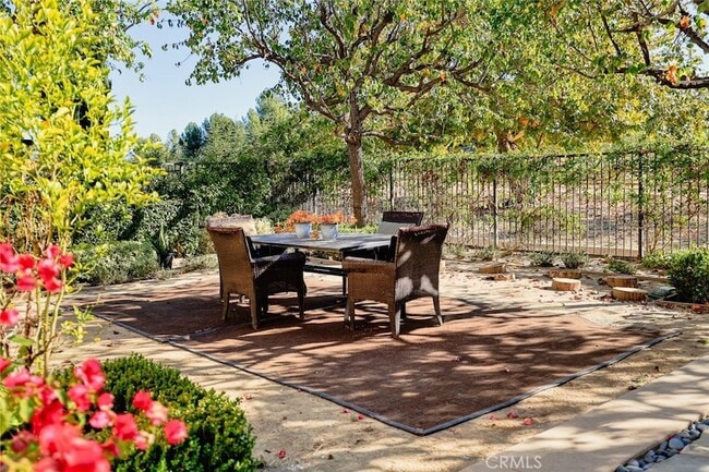 Building Photo - 19668 Three Oaks Ln