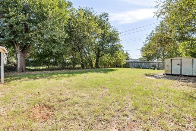 Building Photo - 1006 SE 51st St