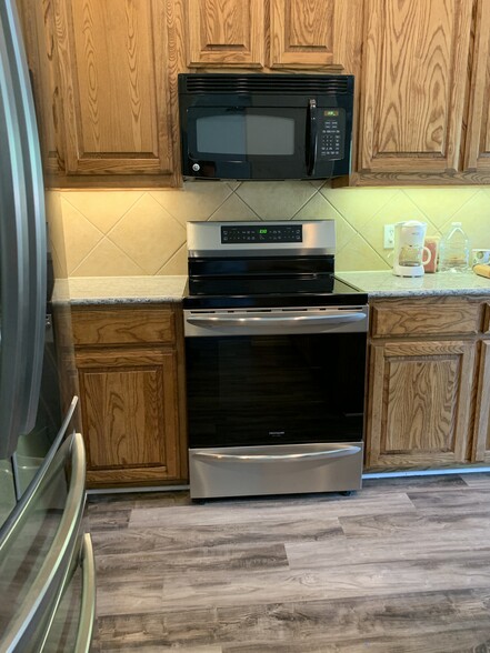 Primary Photo - 502 Spring Dr