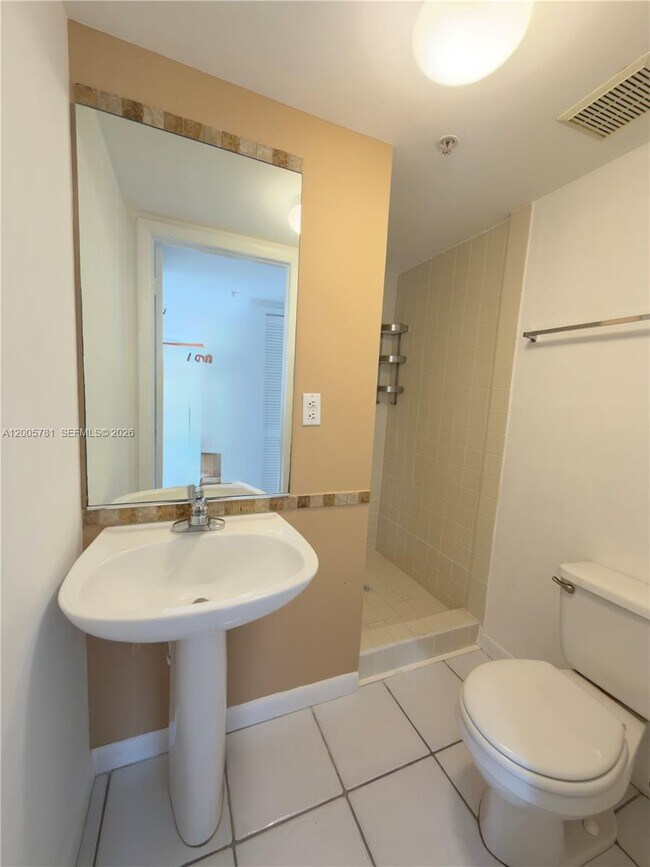 Building Photo - 3052 SW 27th Ave