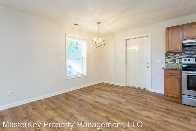 Building Photo - 3 br, 1 bath House - 211 Golf Course Drive