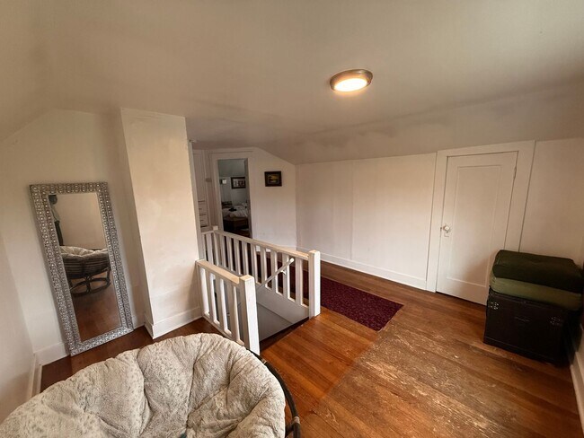 Building Photo - Beautiful home in York Neighborhood!