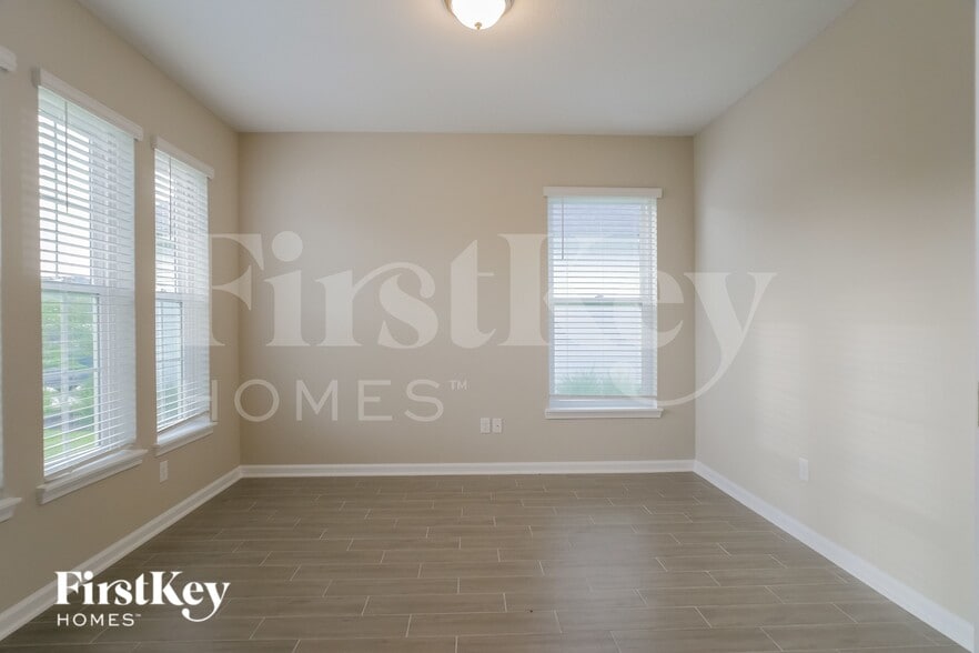 Building Photo - 486 Grand Landings Pkwy