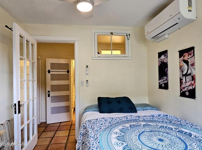 Building Photo - 25 Sowles Ave