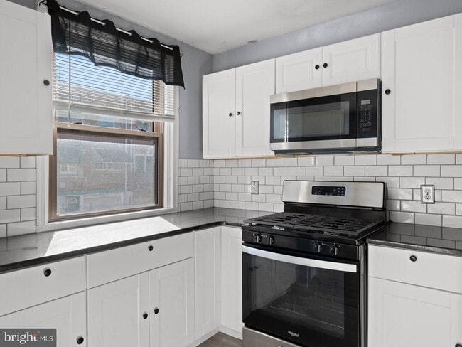 Building Photo - 6643 Algard St