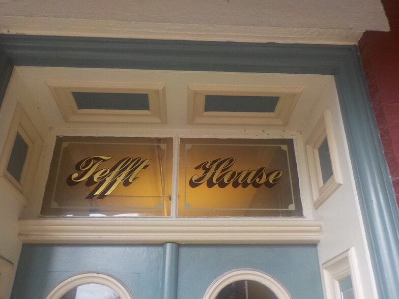 Building Photo - 33 Franklin St