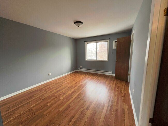 Building Photo - 175 N Waters Edge Dr