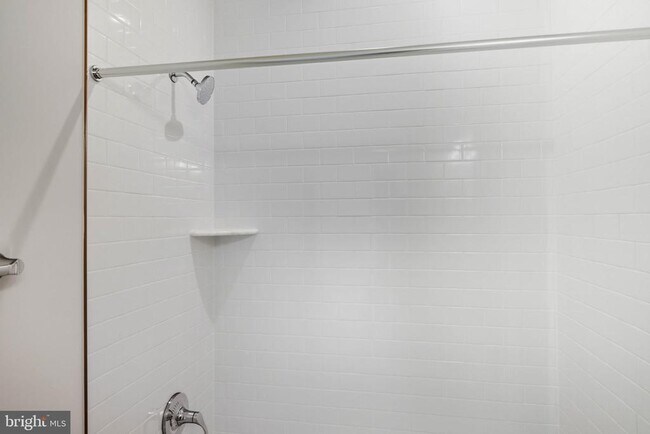 Building Photo - 1011 Venifena Terrace SE