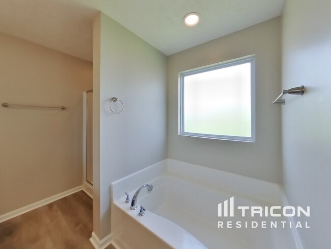 Building Photo - 1109 Shallowbrook Trail S