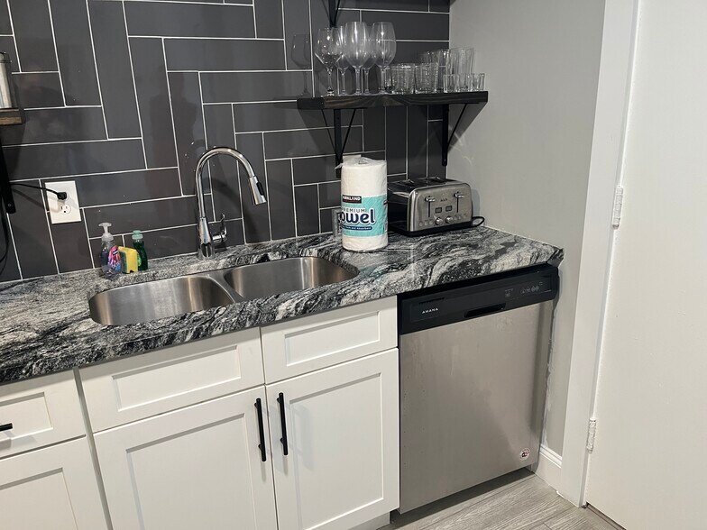 Building Photo - 215 Piedmont Ave NE