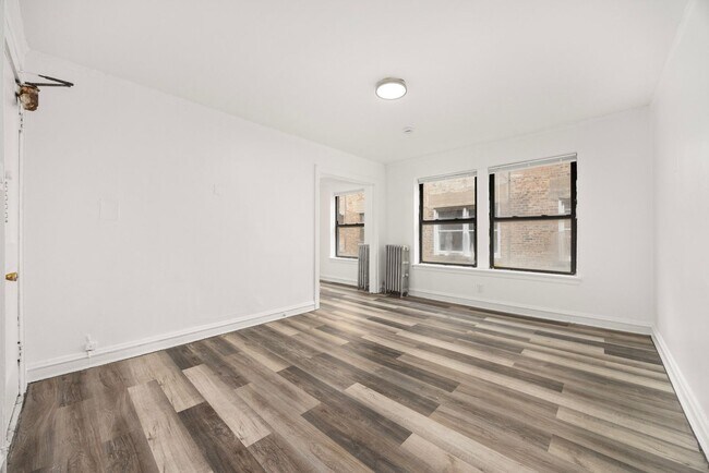 Building Photo - 156 N Central Ave