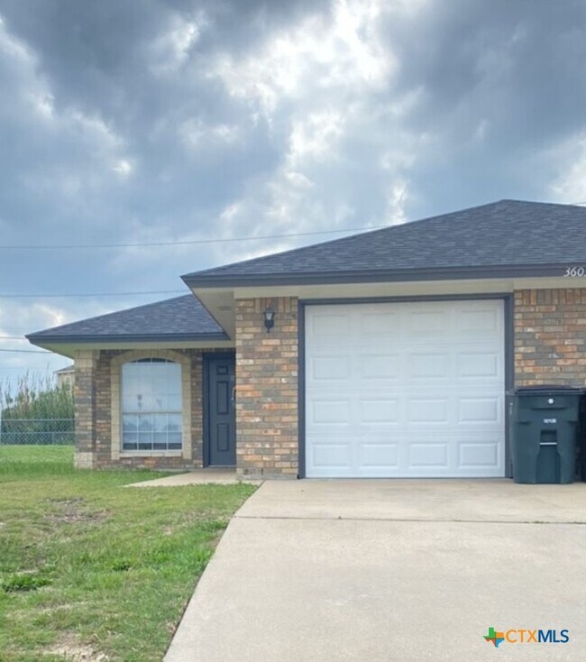 Building Photo - 3605 Westwood Dr