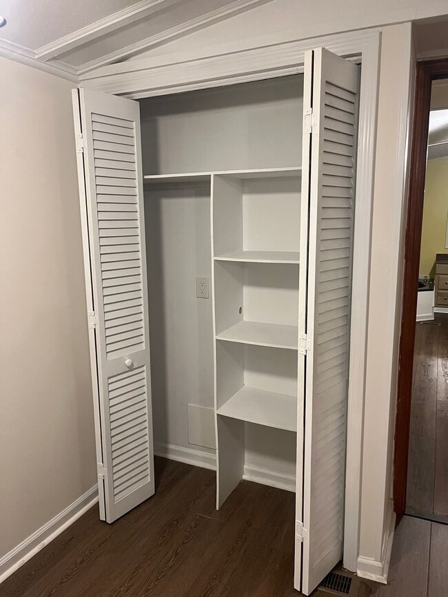Building Photo - Secluded Open Floor Plan Mobile Home