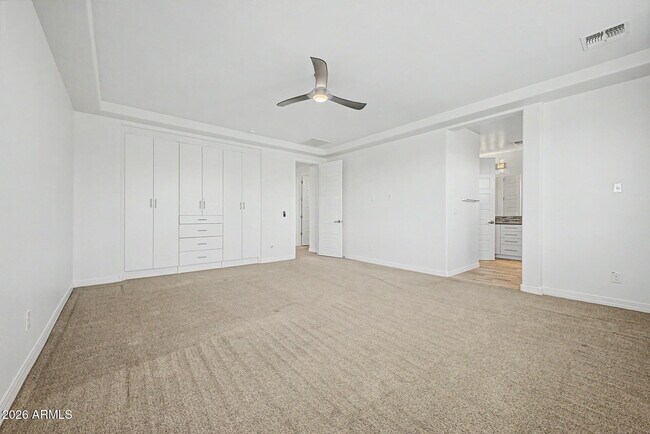 Building Photo - 15912 W Sierra St