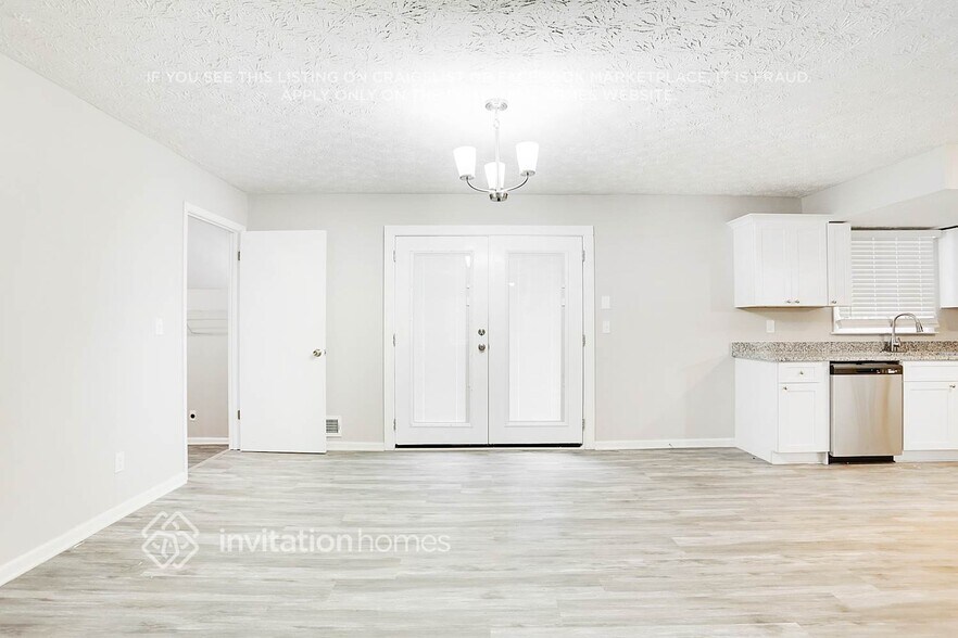 Building Photo - 584 Rock Shadow Ct