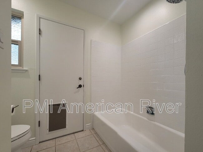 Building Photo - 7817 Palmyra Dr